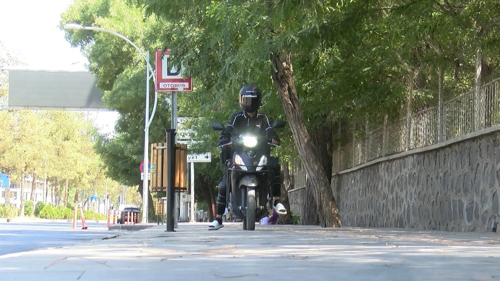 Diyarbakırlı kuryeden serçeye hayat veren müdahale