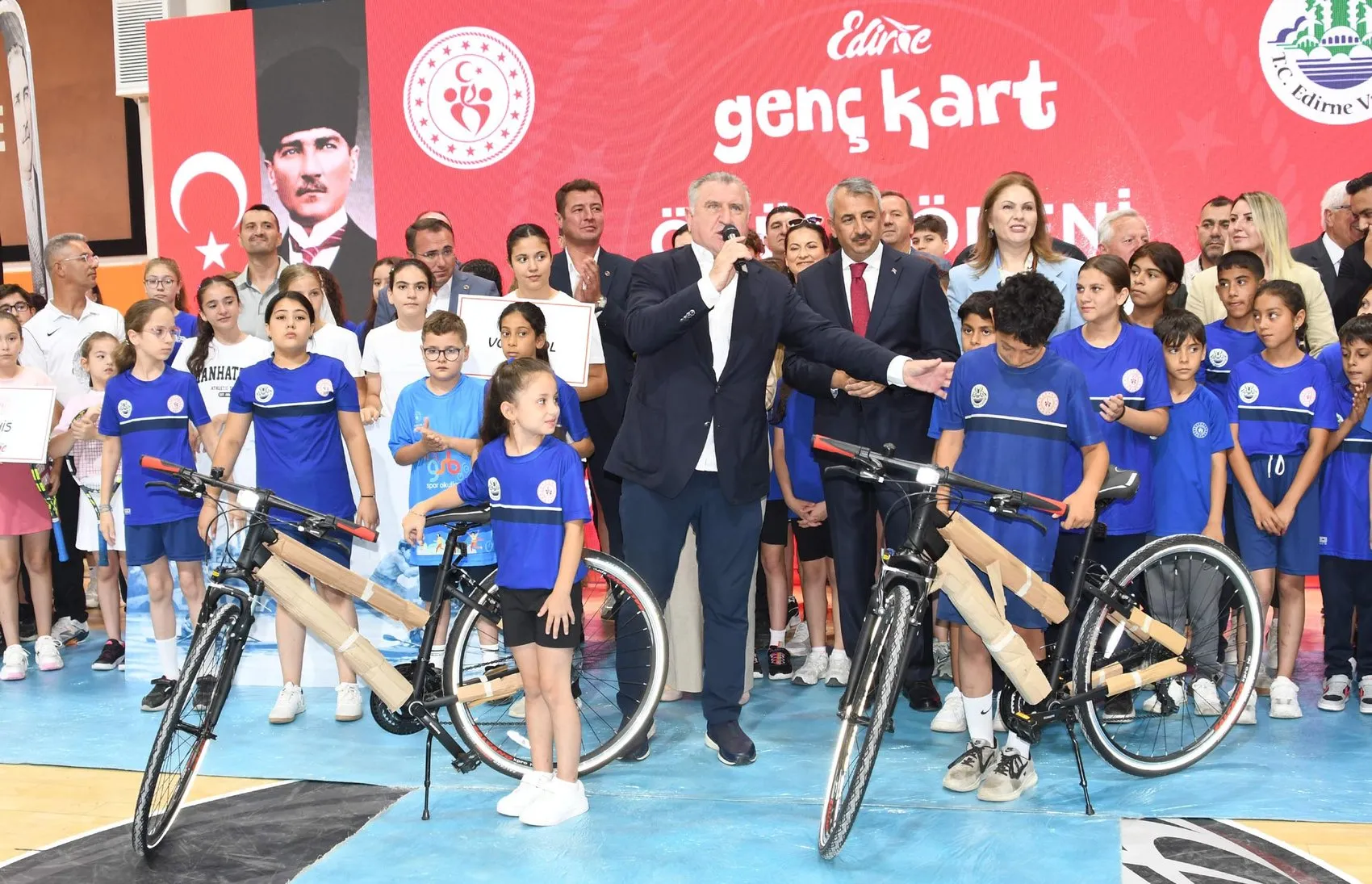 Edirne'de öğrencilere spor başarısı ödülü