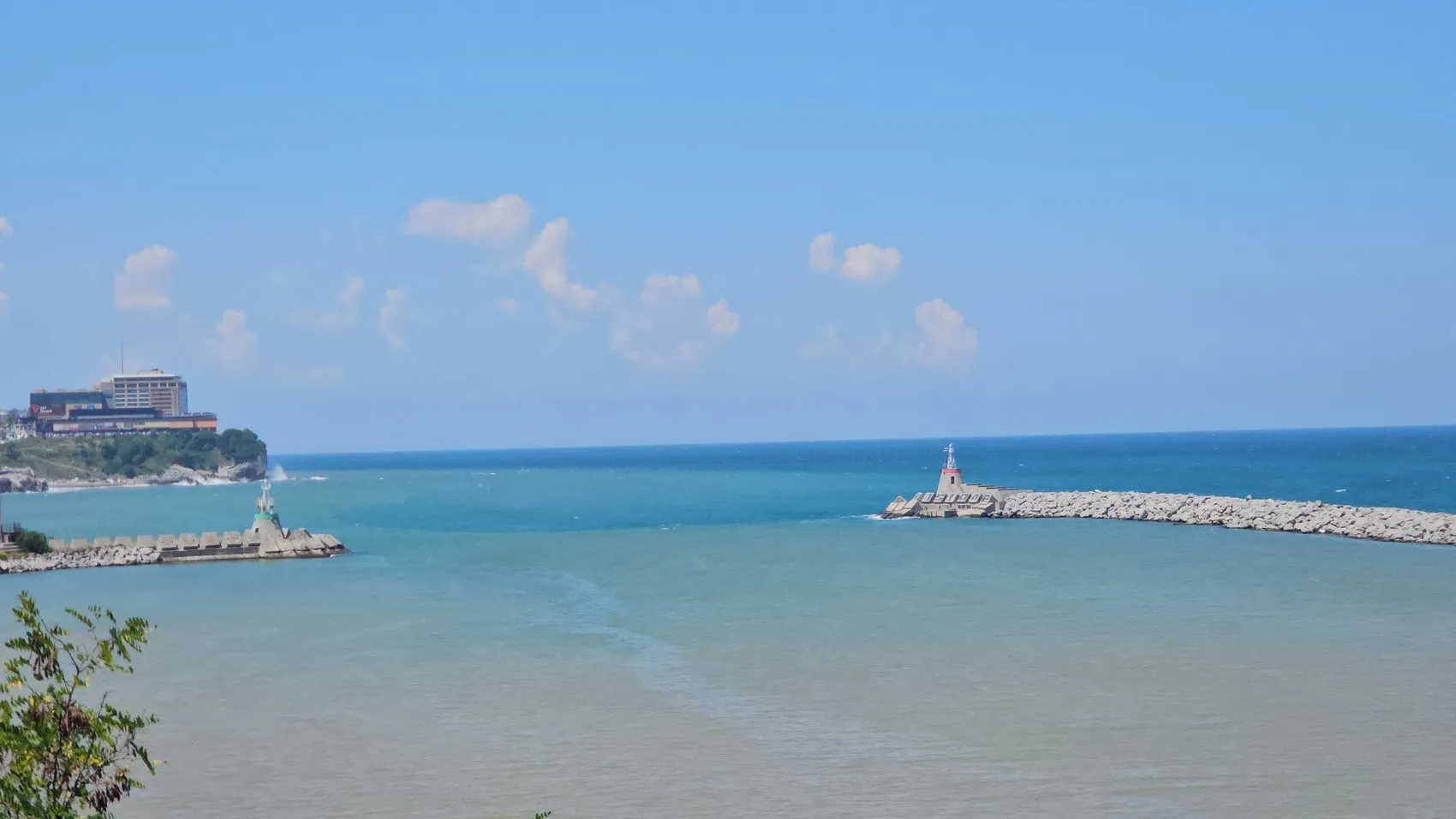 Zonguldak kıyılarında deniz iki gündür çamura büründü