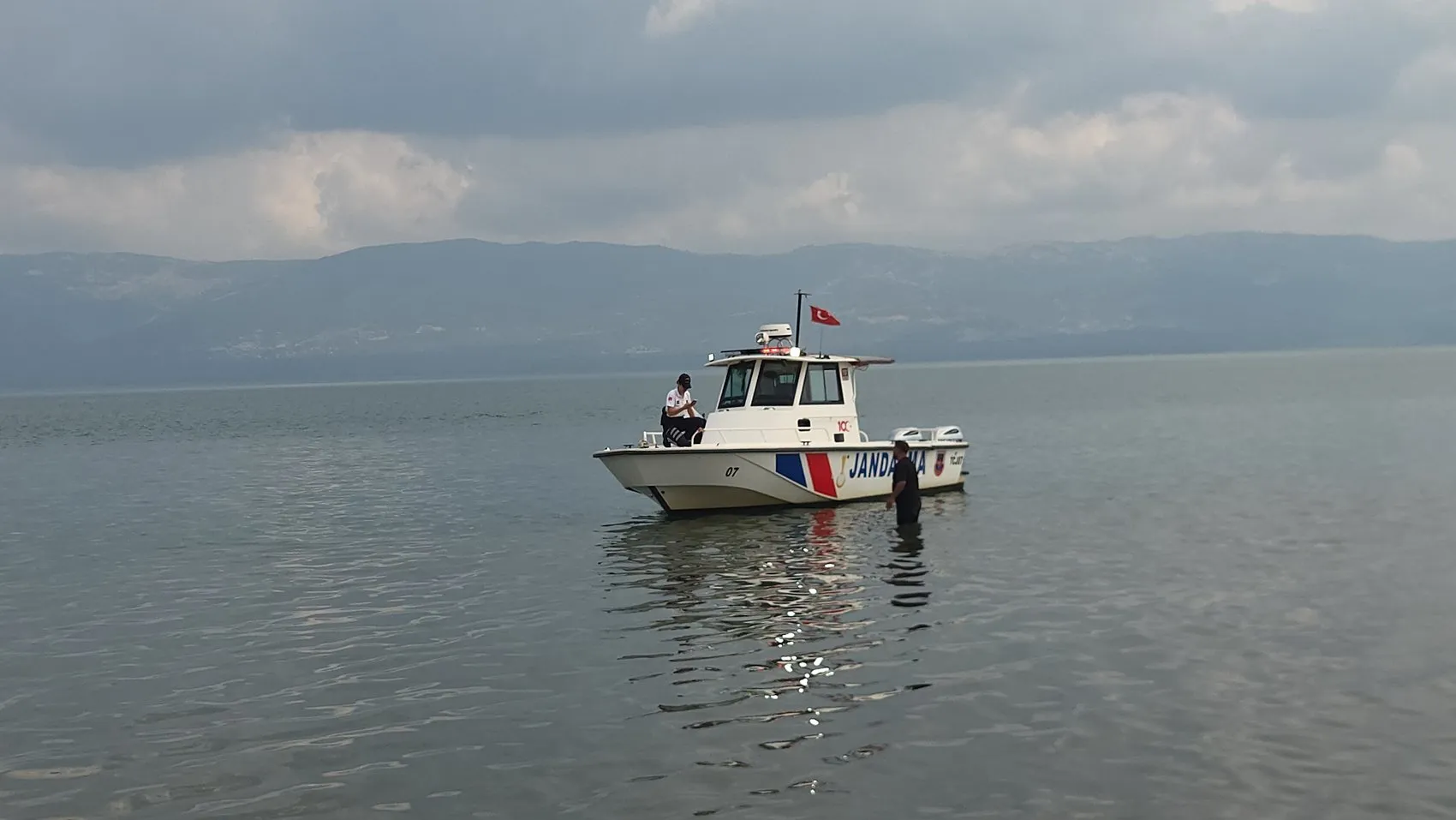 İznik Gölü’nde iki gençten haber alınamıyor