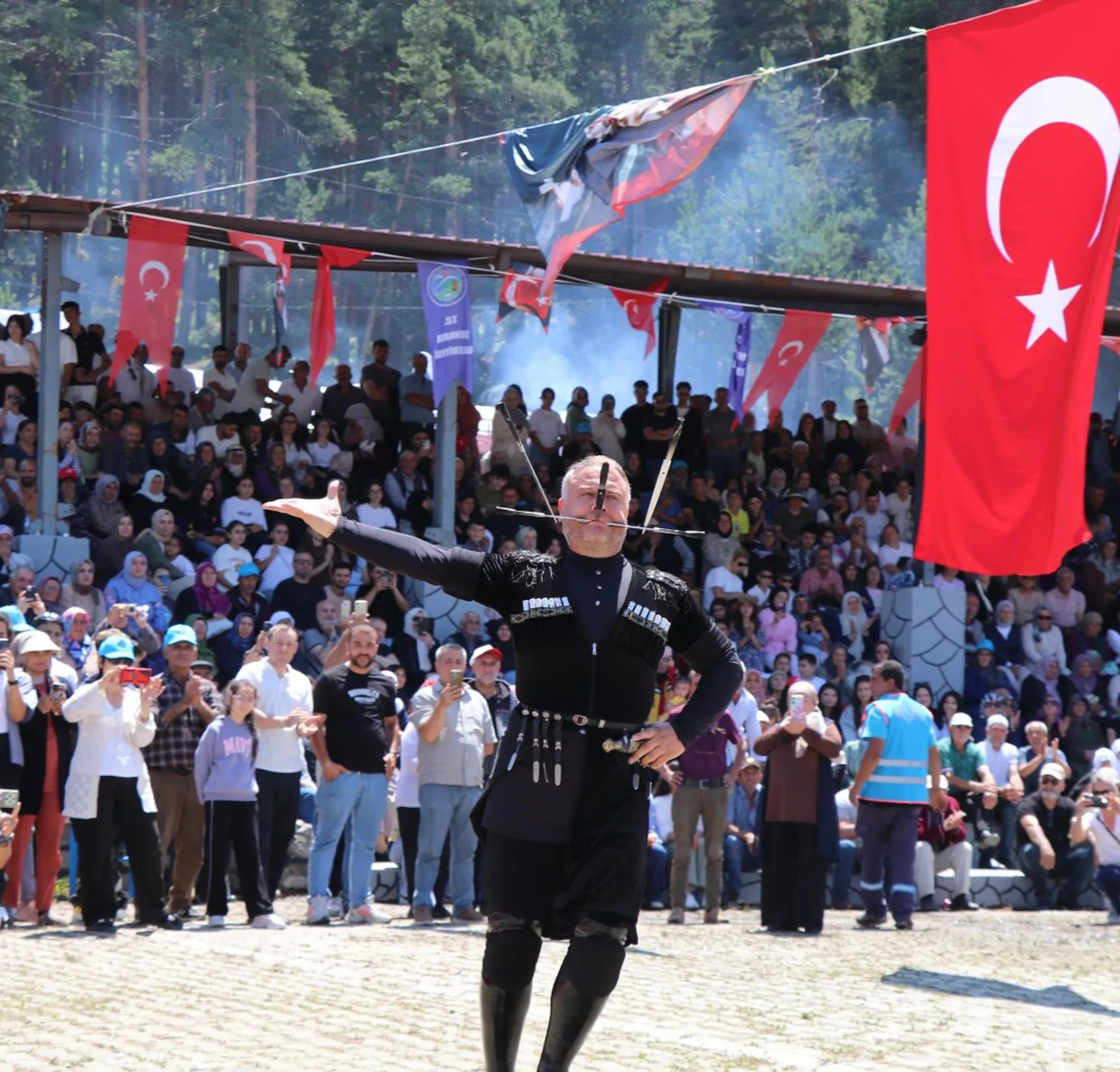 Erzurum Şenkaya’da 20 bin kişi bal festivalinde buluştu