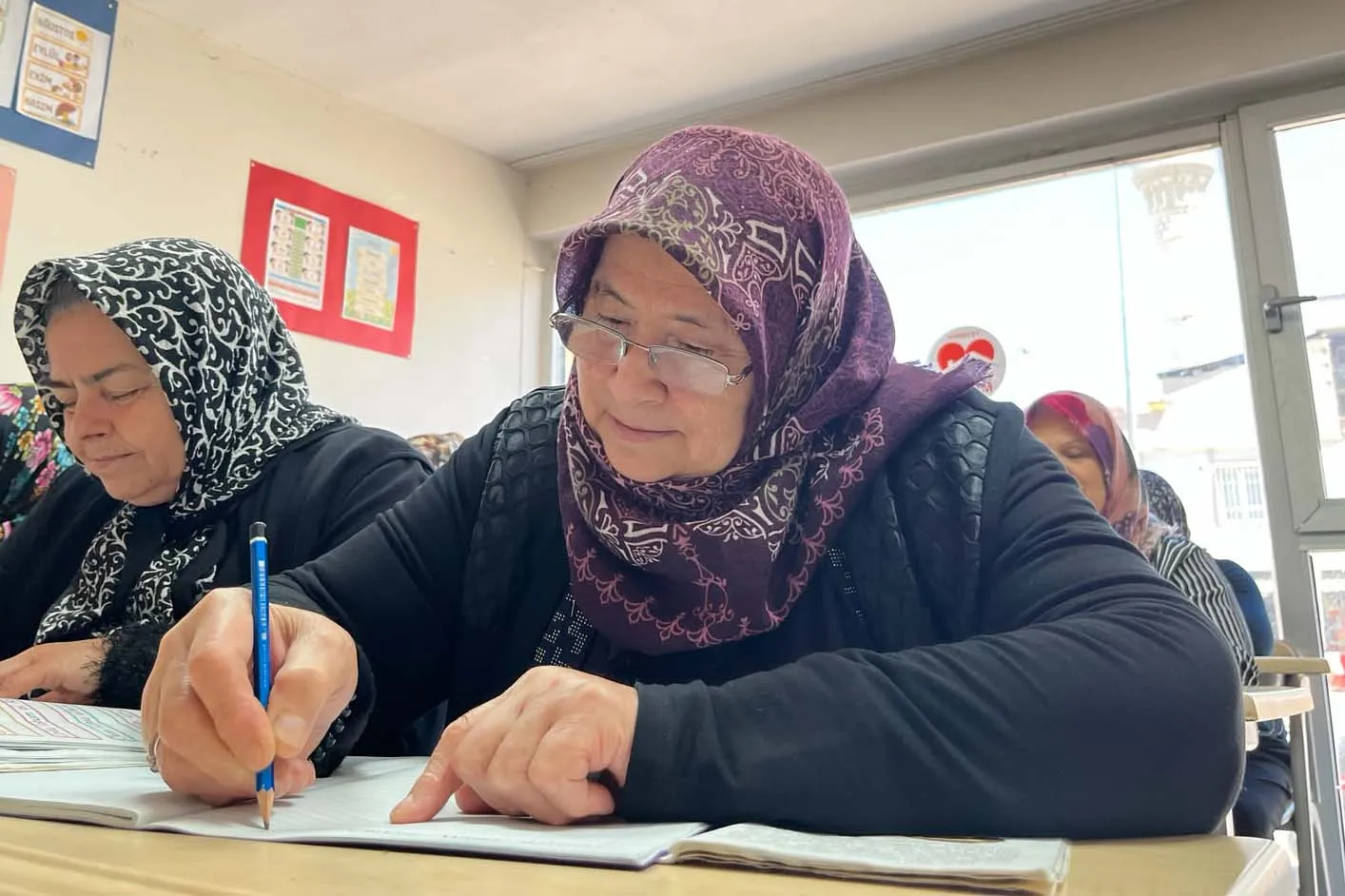 70 yaşında harfleri söktü Okumanın yaşı yok