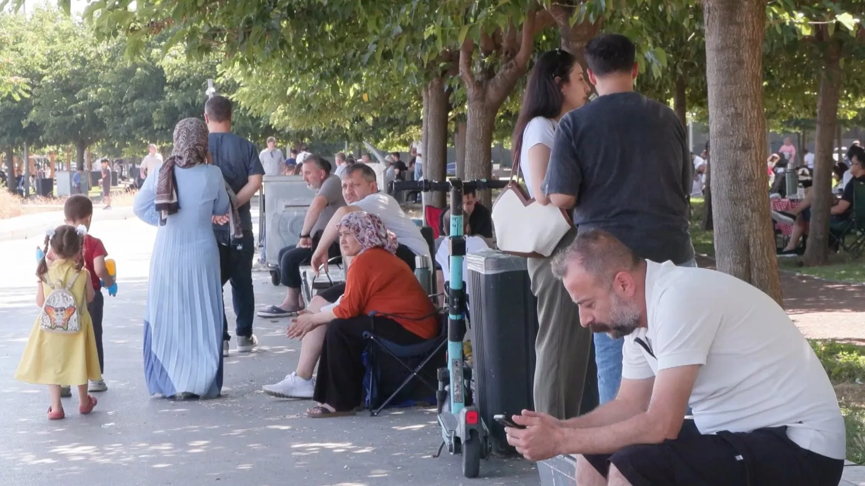İstanbul'da güneşli hafta sonu sahilleri doldurdu