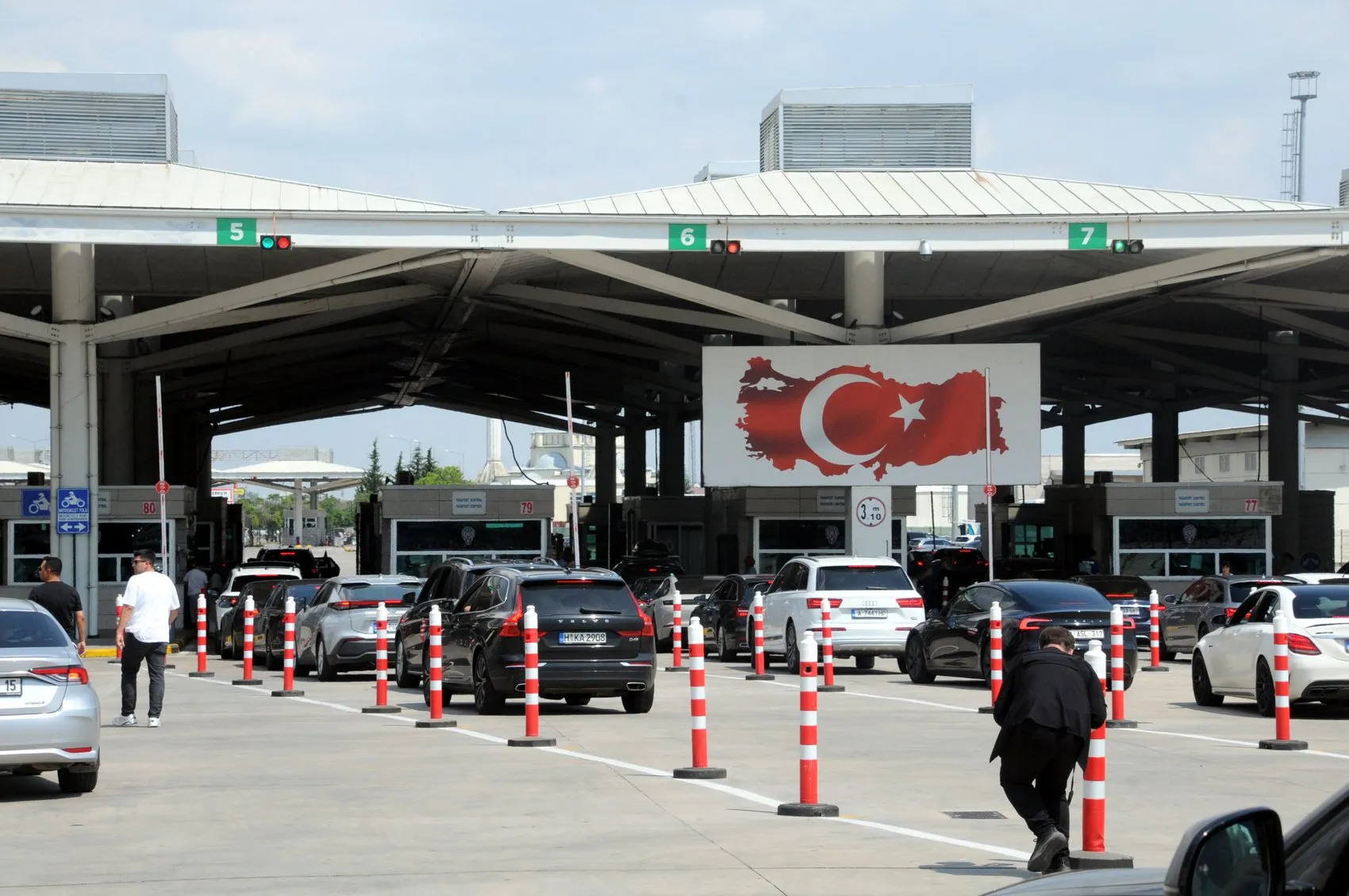 Gurbetçilerin tatil yolculuğu için sınır kapılarında hazırlıklar tamamlandı