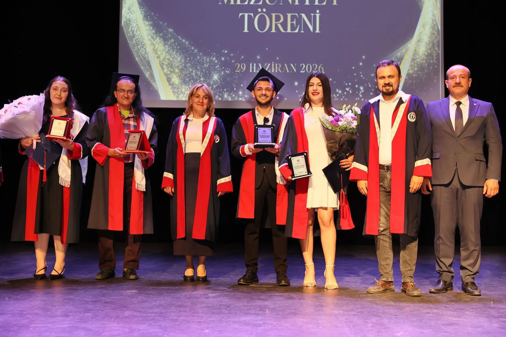 48 yaşındaki Ali İslam üniversiteleri birincilikle bitiriyor