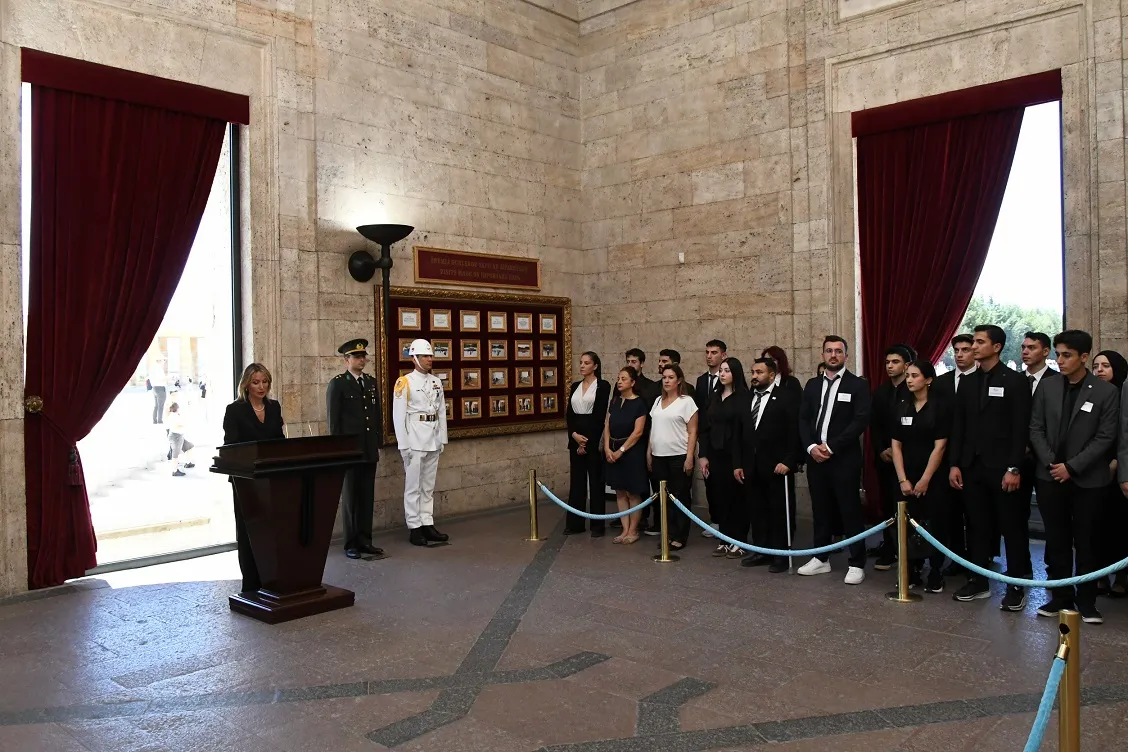 TİKAV bursiyerleri Ankara’da Ata’nın huzuruna çıktı