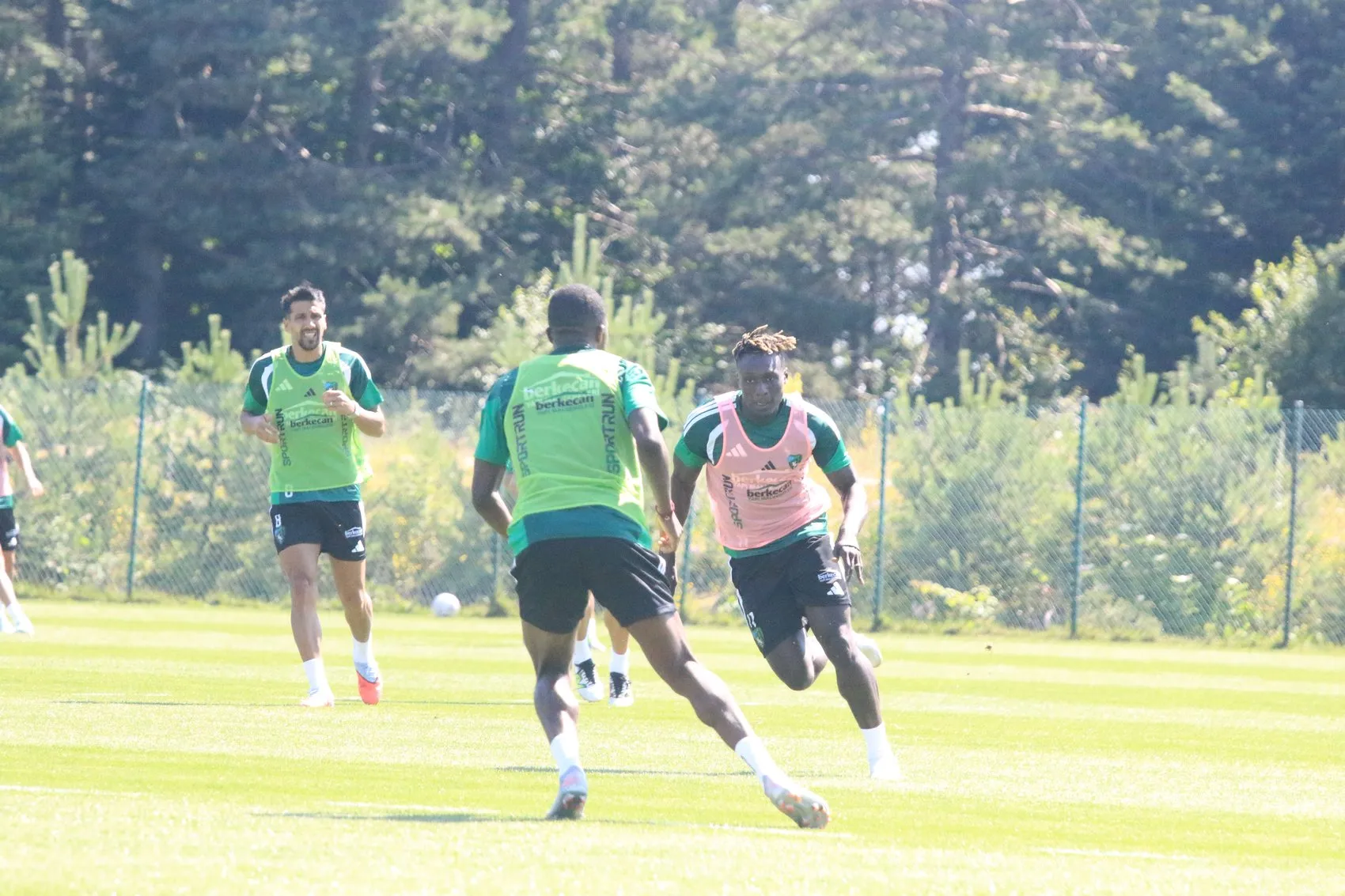 Kocaelispor yeni sezon rotasını Düzce Topuk Yaylası'na çevirdi