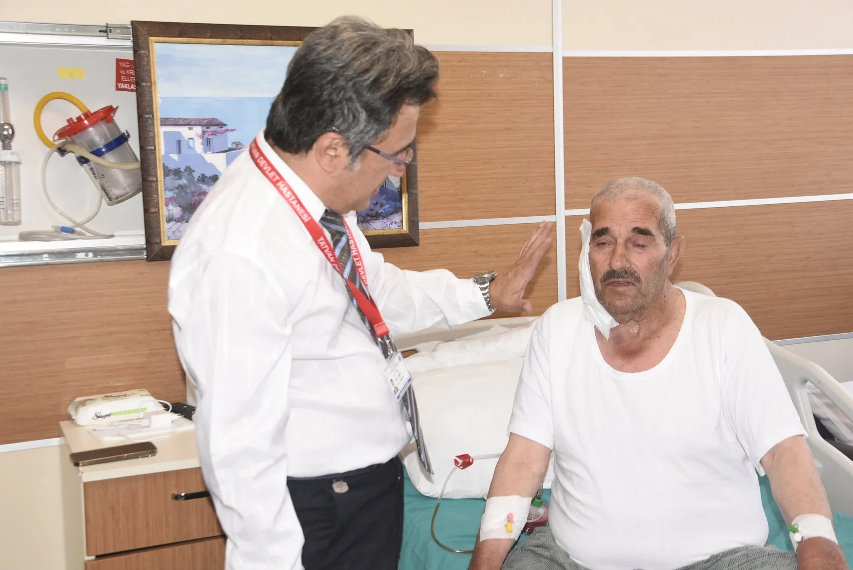 Bitlis'te bir ilk Tükürük bezi tümörü yerinde tedavi edildi