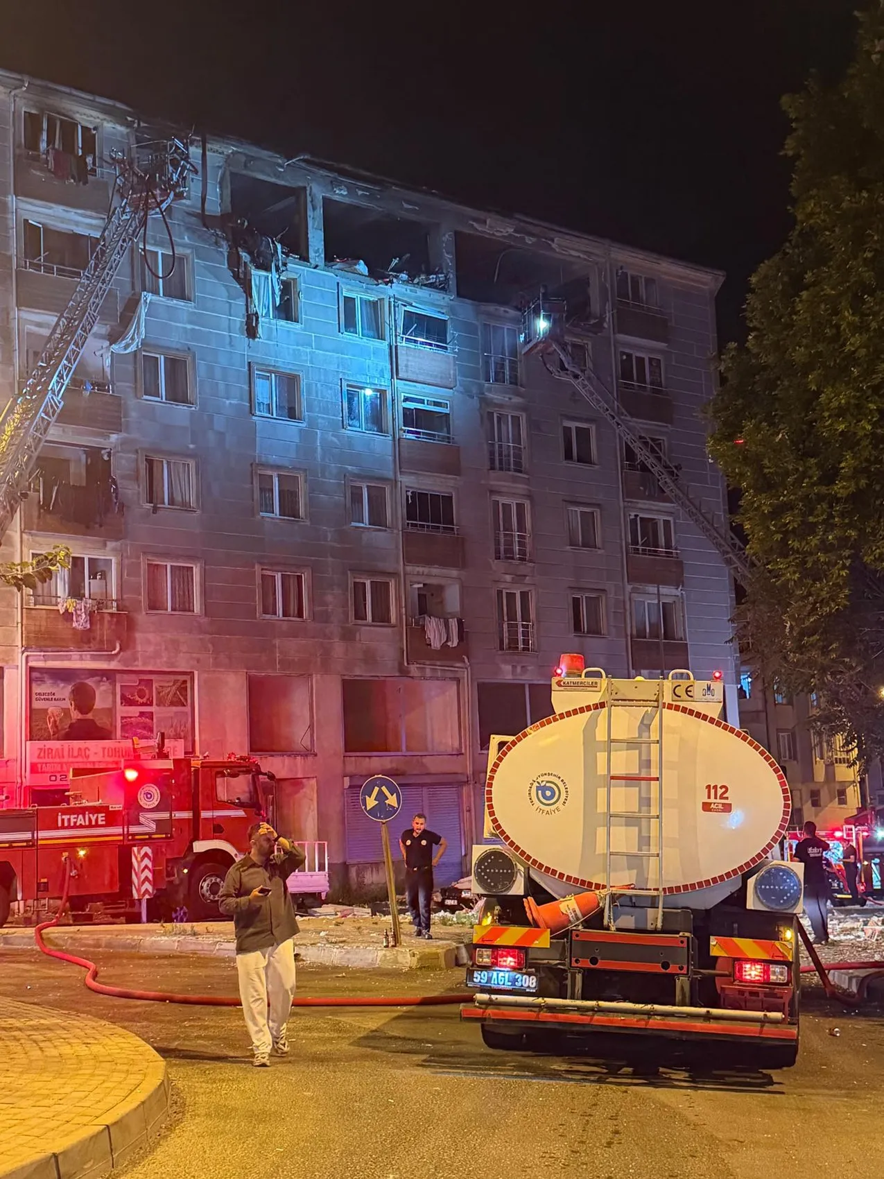 Çorlu'da apartman dairesinde patlama 2 kişi hayatını kaybetti