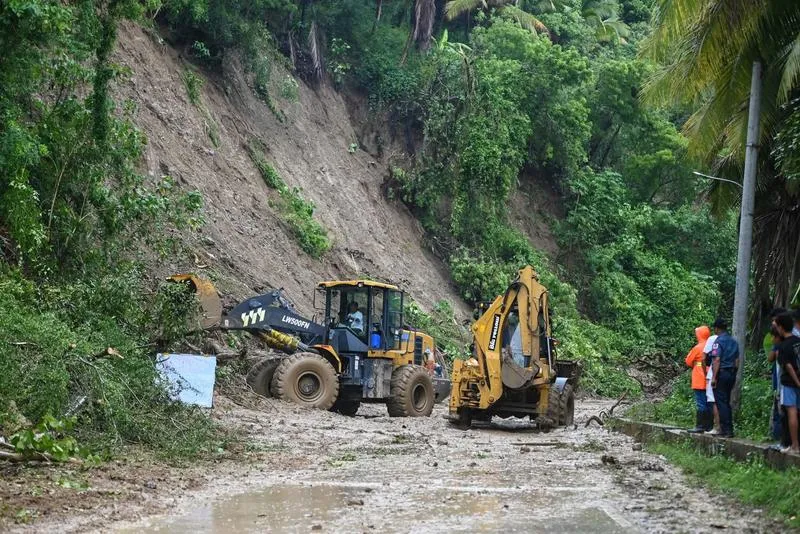 Filipinler Bavi Tayfunu ile sarsıldı