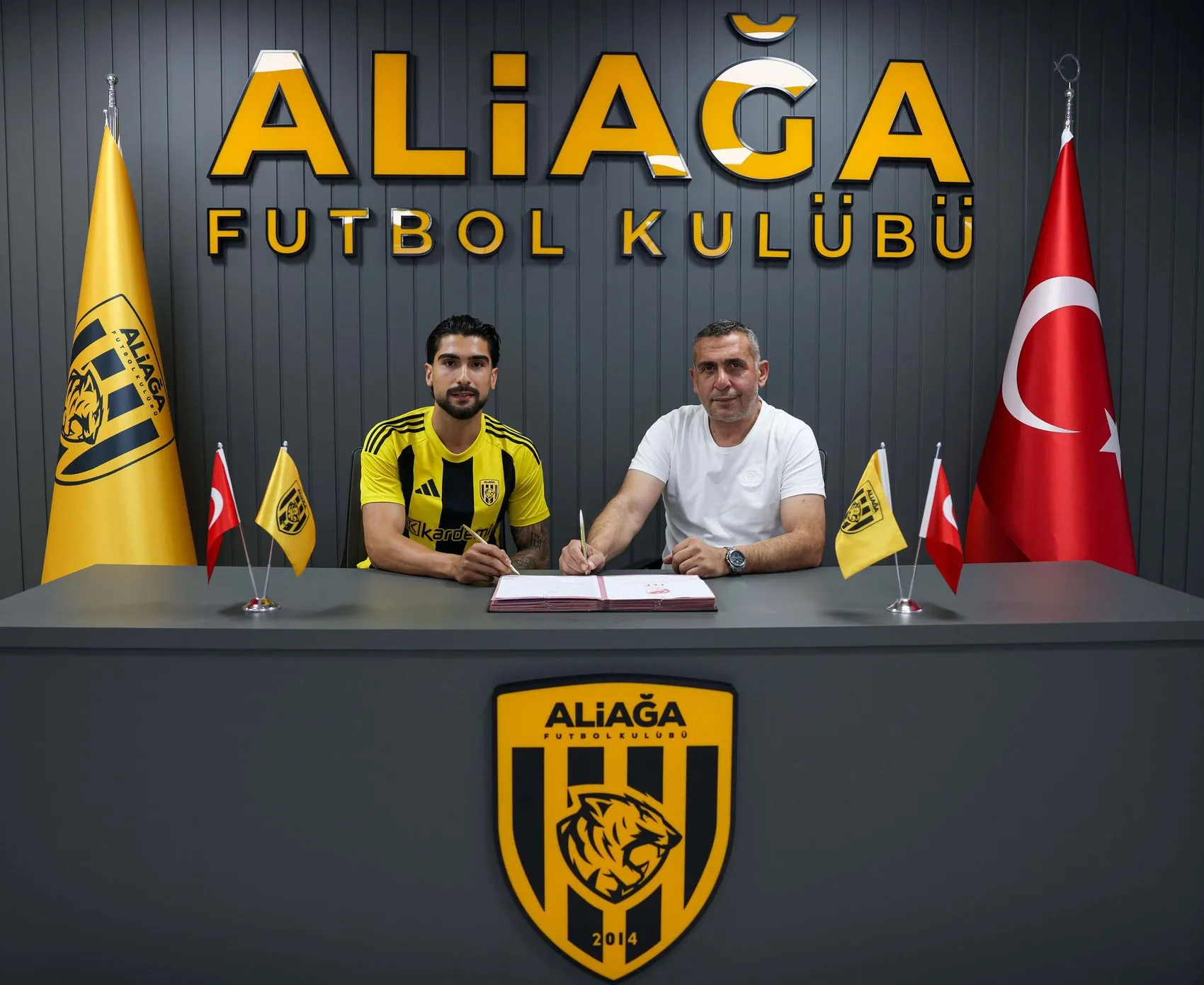 Aliağa FK savunma hattını genç stoperle güçlendirdi