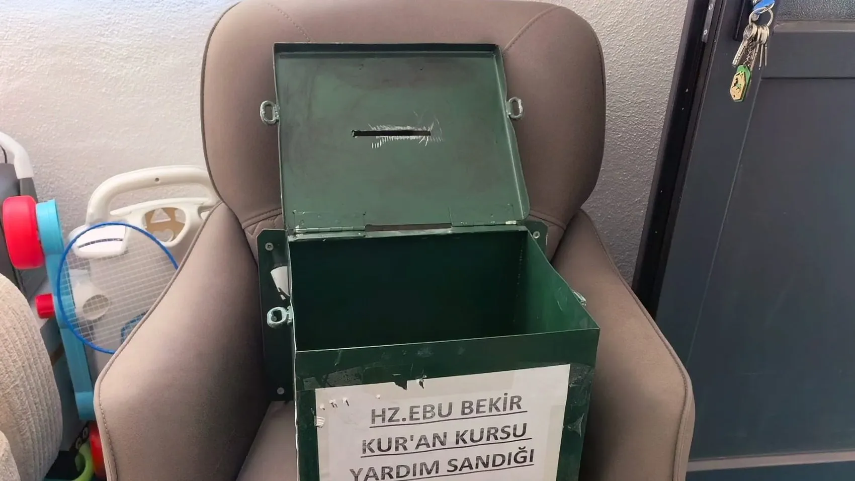 İnegöl'de camiye giren hırsız iki aylık bağışı dakikalar içinde çaldı