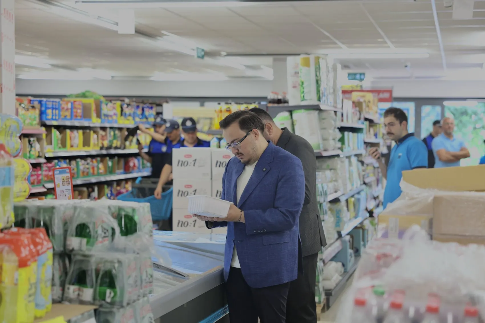 Sincan’da zabıta ekipleri market raflarını didik didik inceledi