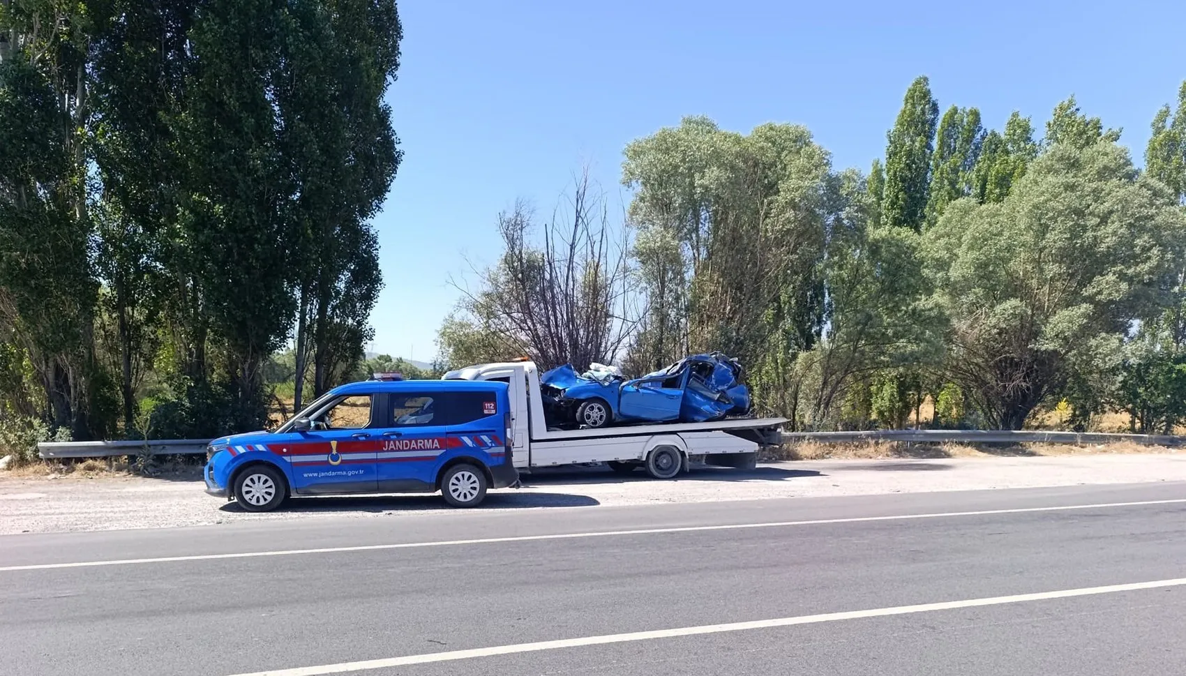 Afyon’da feci kaza Uzman çavuş ve eşi hayatını kaybetti