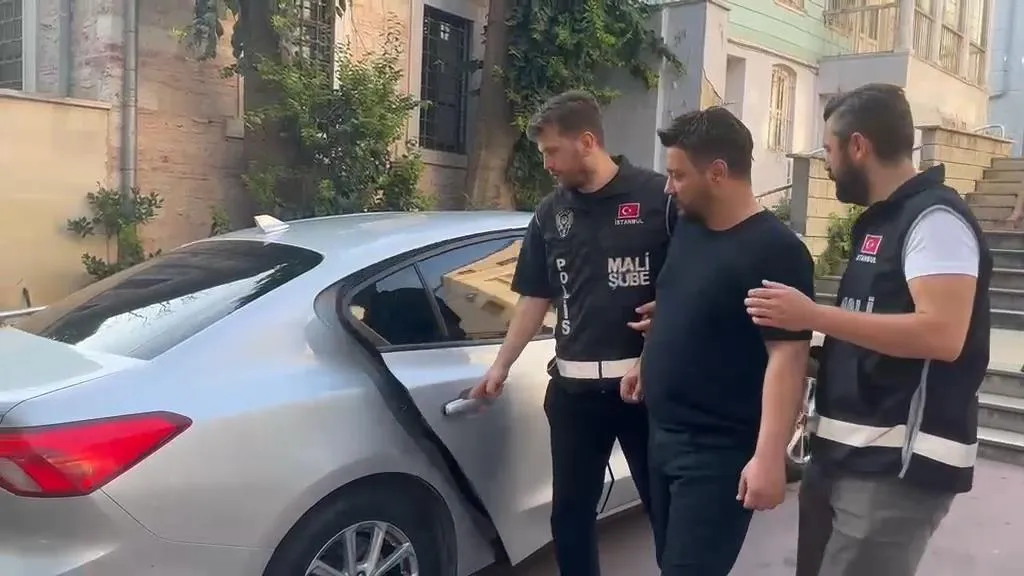 Oğuzhan Uğur hakkında gözaltı kararı çıktı