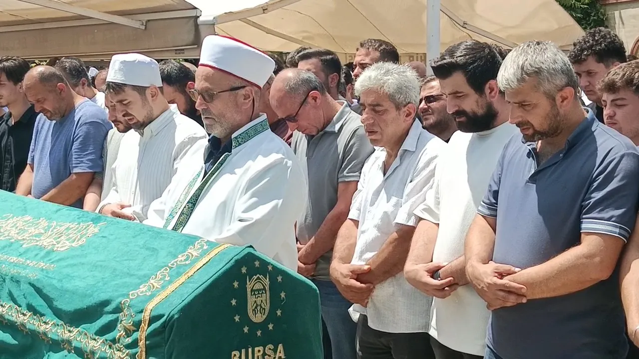 İznik Gölü'nde serinlemek isteyen iki arkadaş hayatını kaybetti