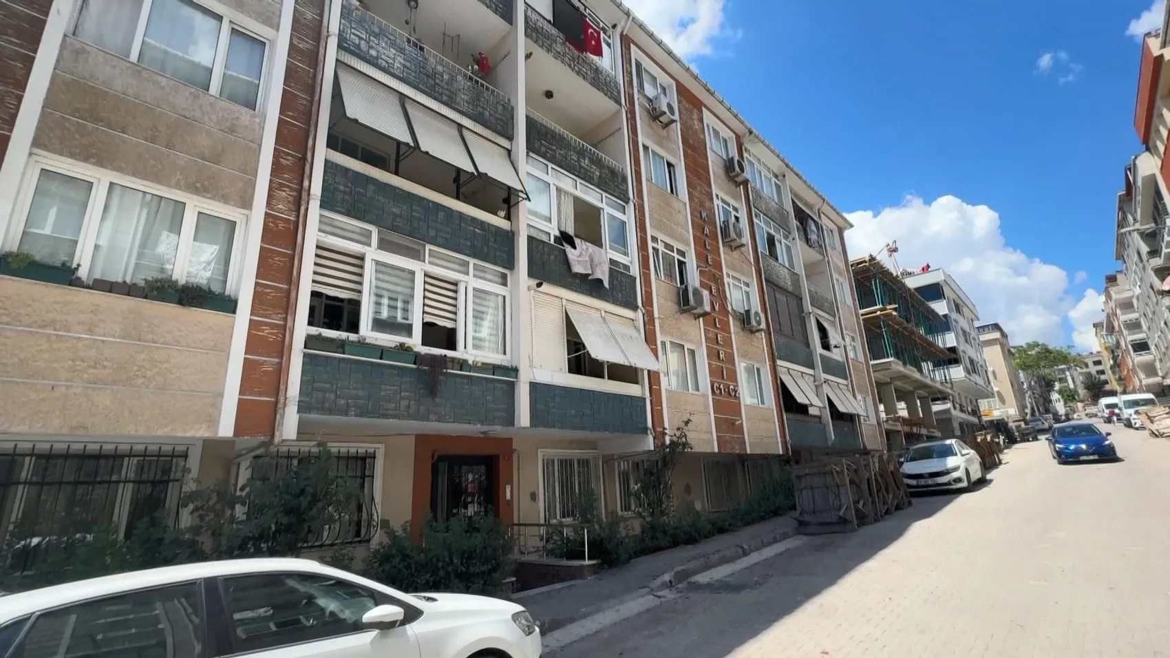 Avcılar'da kentsel dönüşüm isyanı Bir daire sahibi 14 saat eylem yaptı