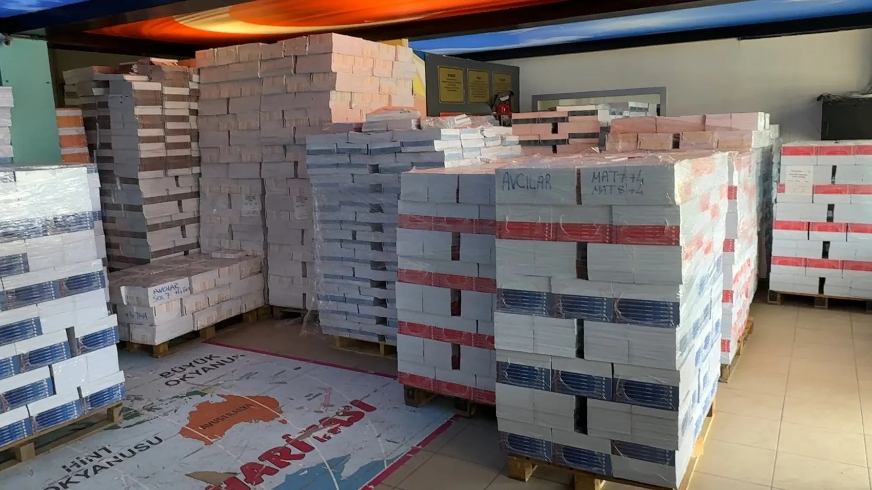 Avcılar okul kitaplarını nakde çeviriyor