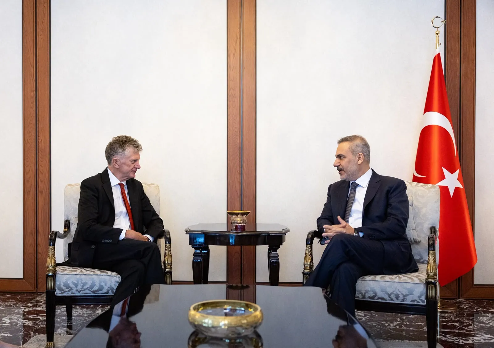 Hakan Fidan Ankara’da İngiliz heyetle masaya oturdu