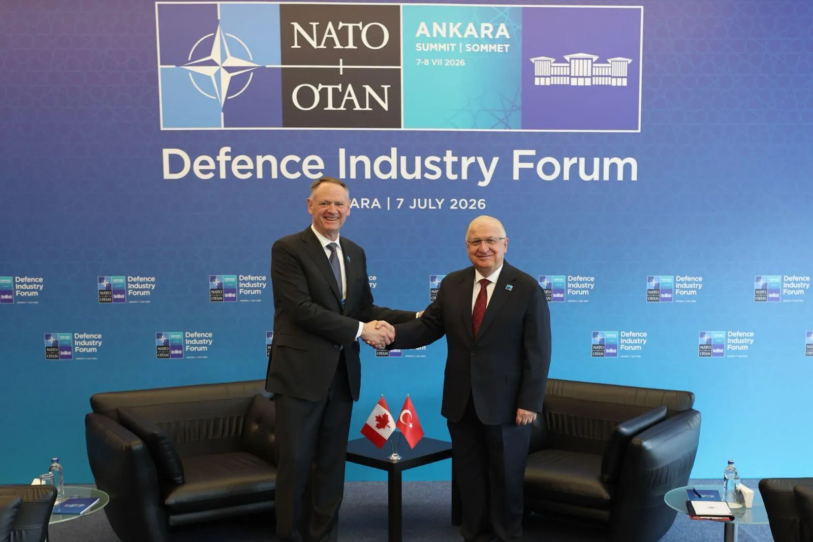 Bakan Güler NATO zirvesinde savunma iş birliği için masaya oturdu
