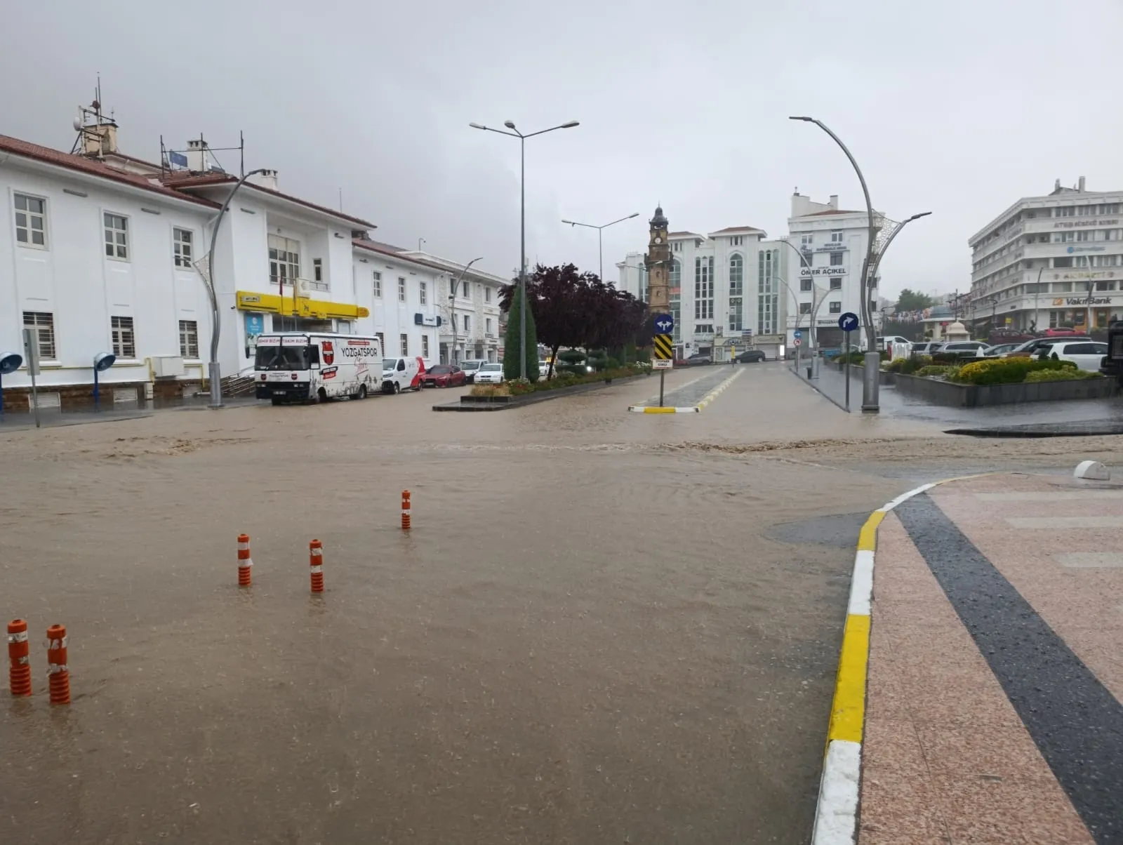 Yozgat'ta şiddetli yağış hayatı durdurdu