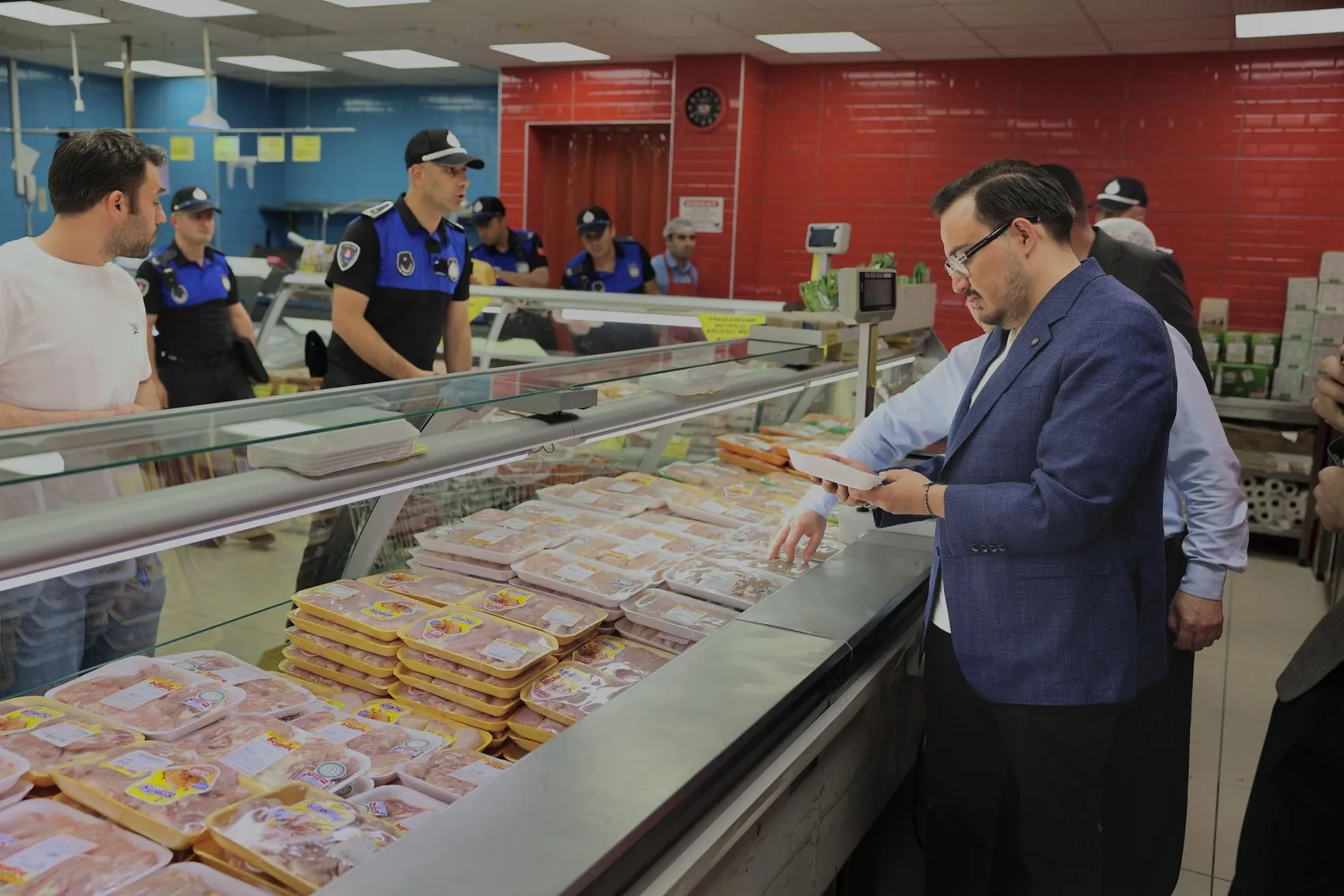 Sincan’da zabıta ekipleri market raflarını didik didik inceledi