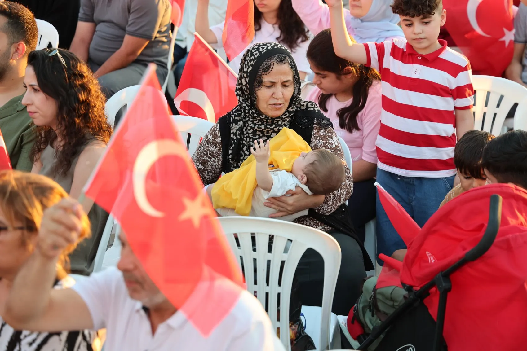 İzmir 15 Temmuz'un yıl dönümünde Konak'ta buluştu