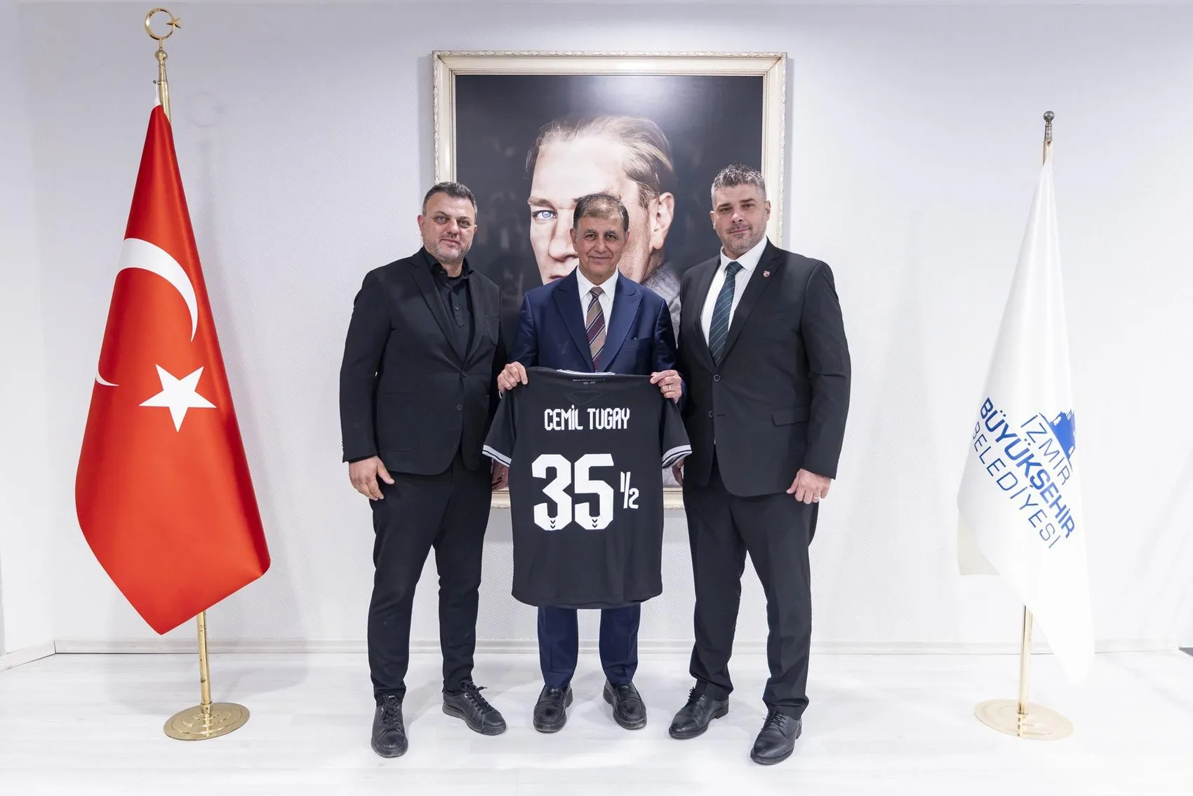 Karşıyaka yönetimi stadın akıbetini sormak için Cemil Tugay ile görüştü