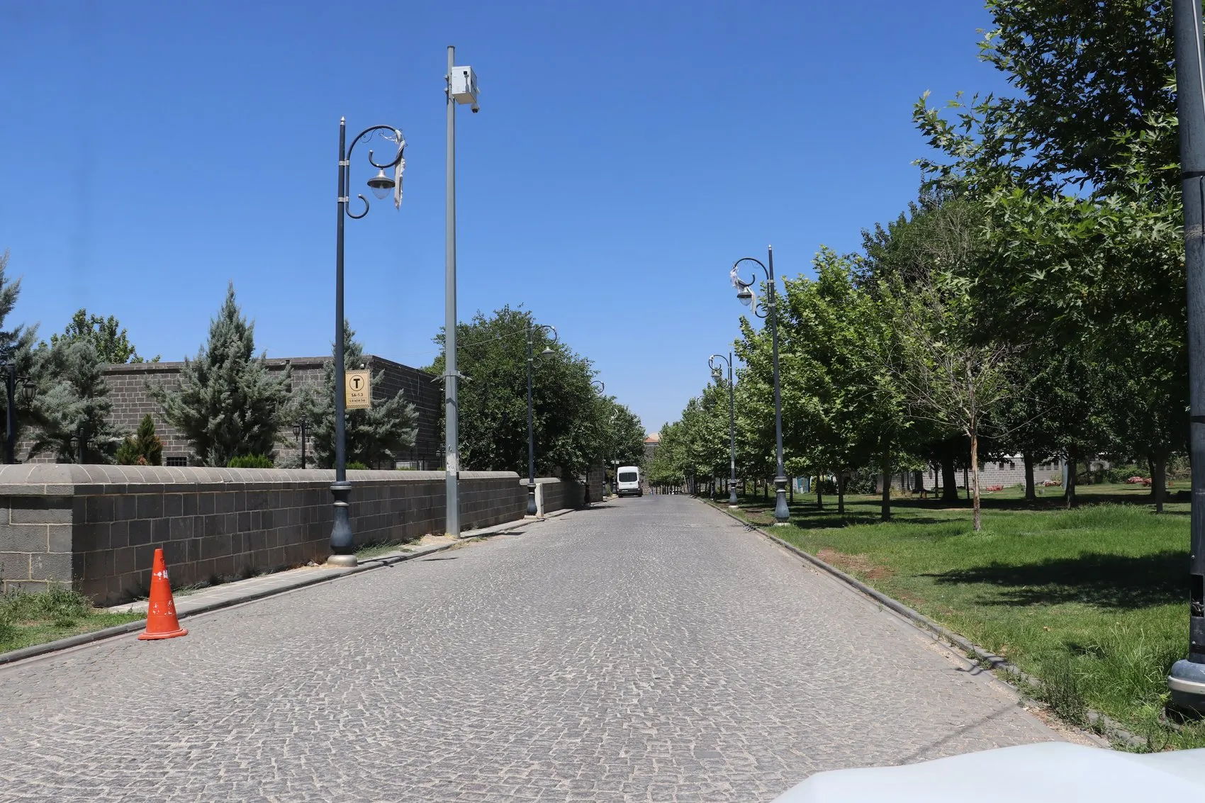 Diyarbakır 40 dereceyi aşan sıcaklıklarla eve kapandı