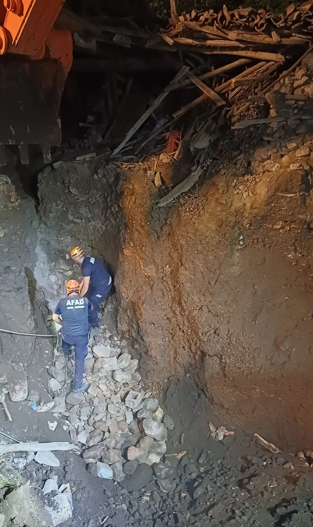 Eskişehir’de define hüsranı 12 metrelik tünel mezar oldu