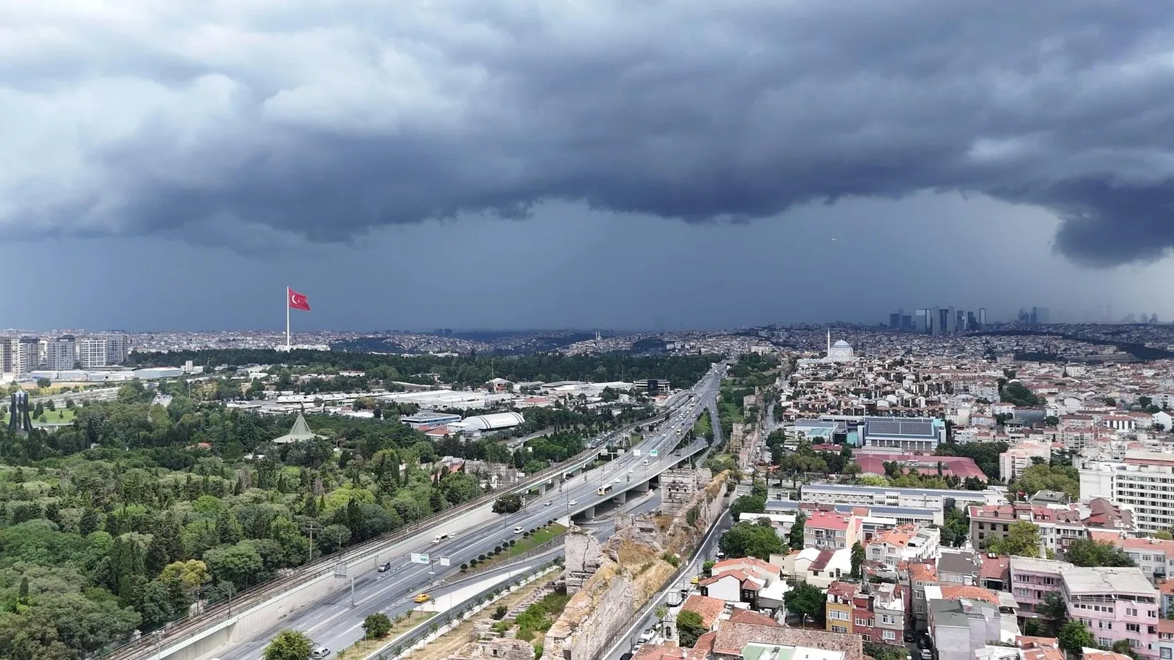 İstanbul’da aniden çöken karanlık