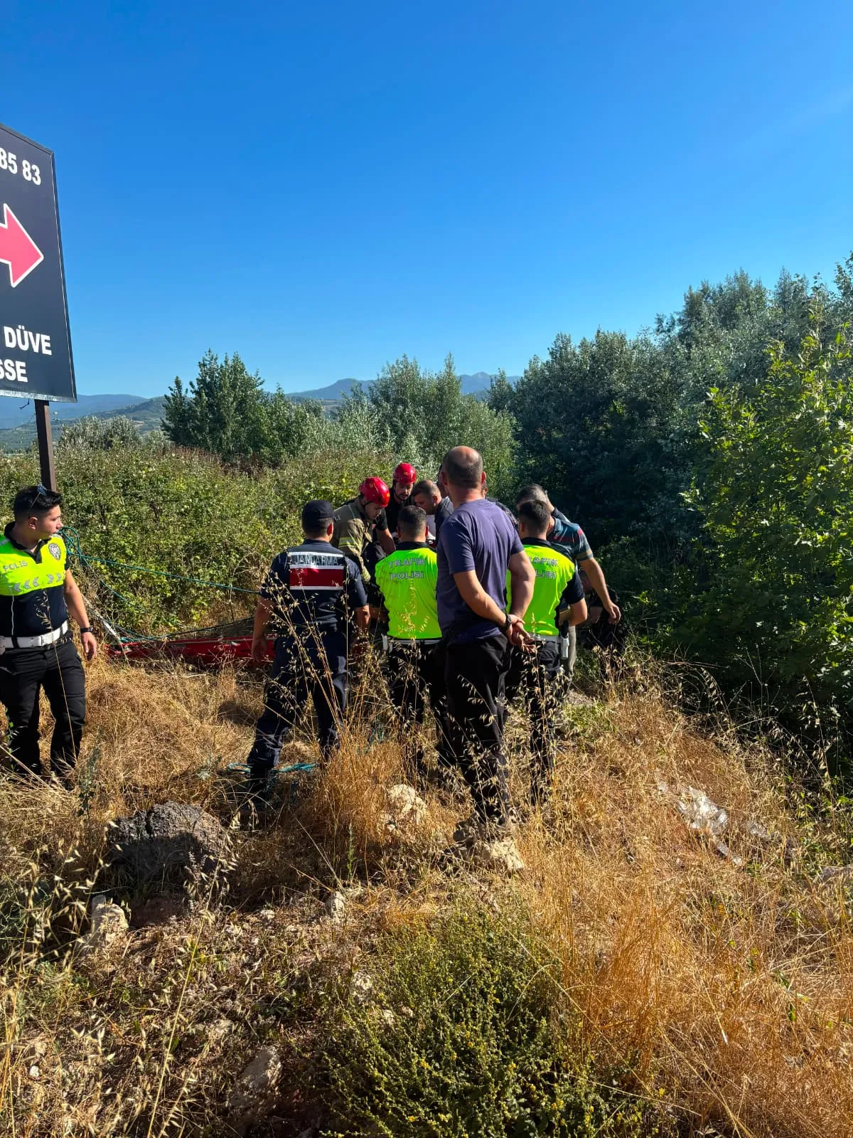 İnegöl girişinde motosiklet dere yatağına uçtu