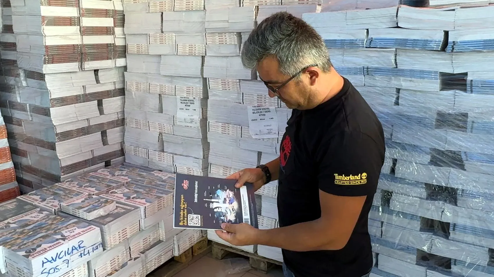 Avcılar okul kitaplarını nakde çeviriyor