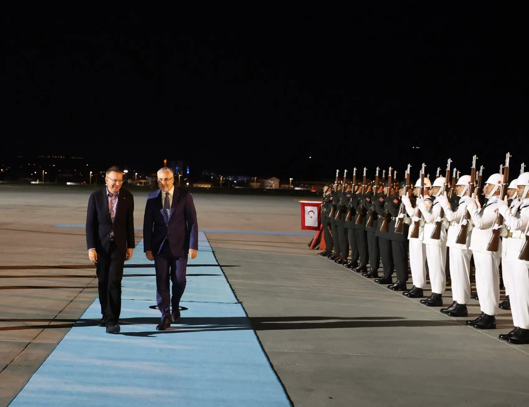 Letonya Cumhurbaşkanı NATO zirvesi için Ankara’ya ayak bastı