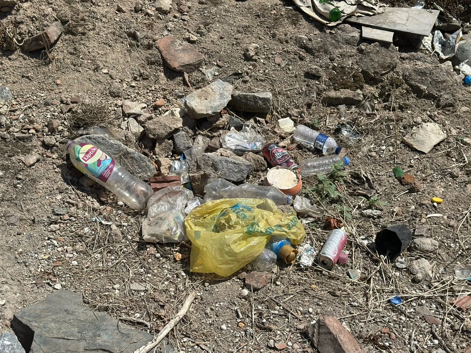 İznik’teki Roma hamamı çöplüğe döndü