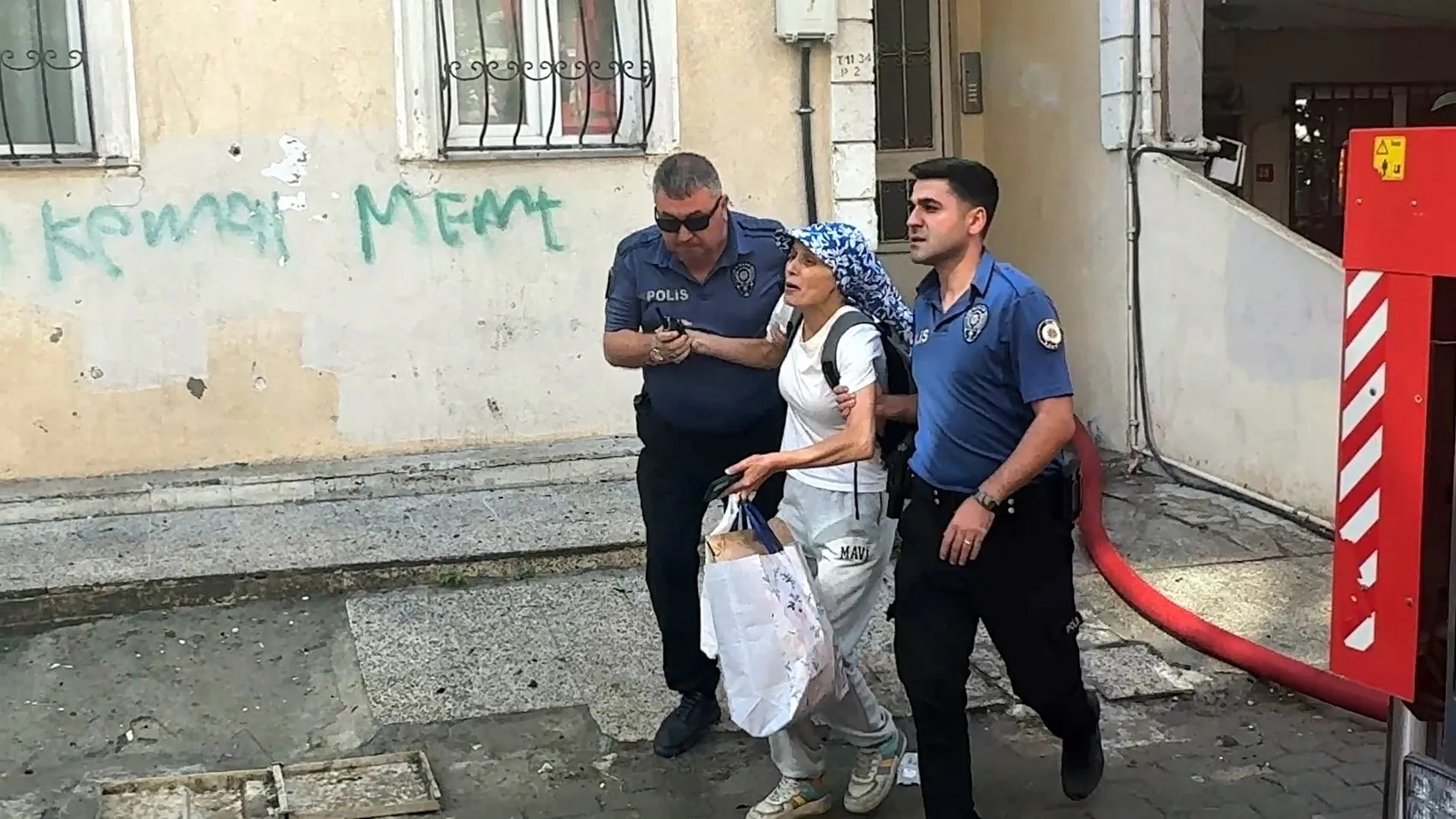 Avcılar’da bir evde çıkan yangın 10 kedinin ölümüne neden oldu?