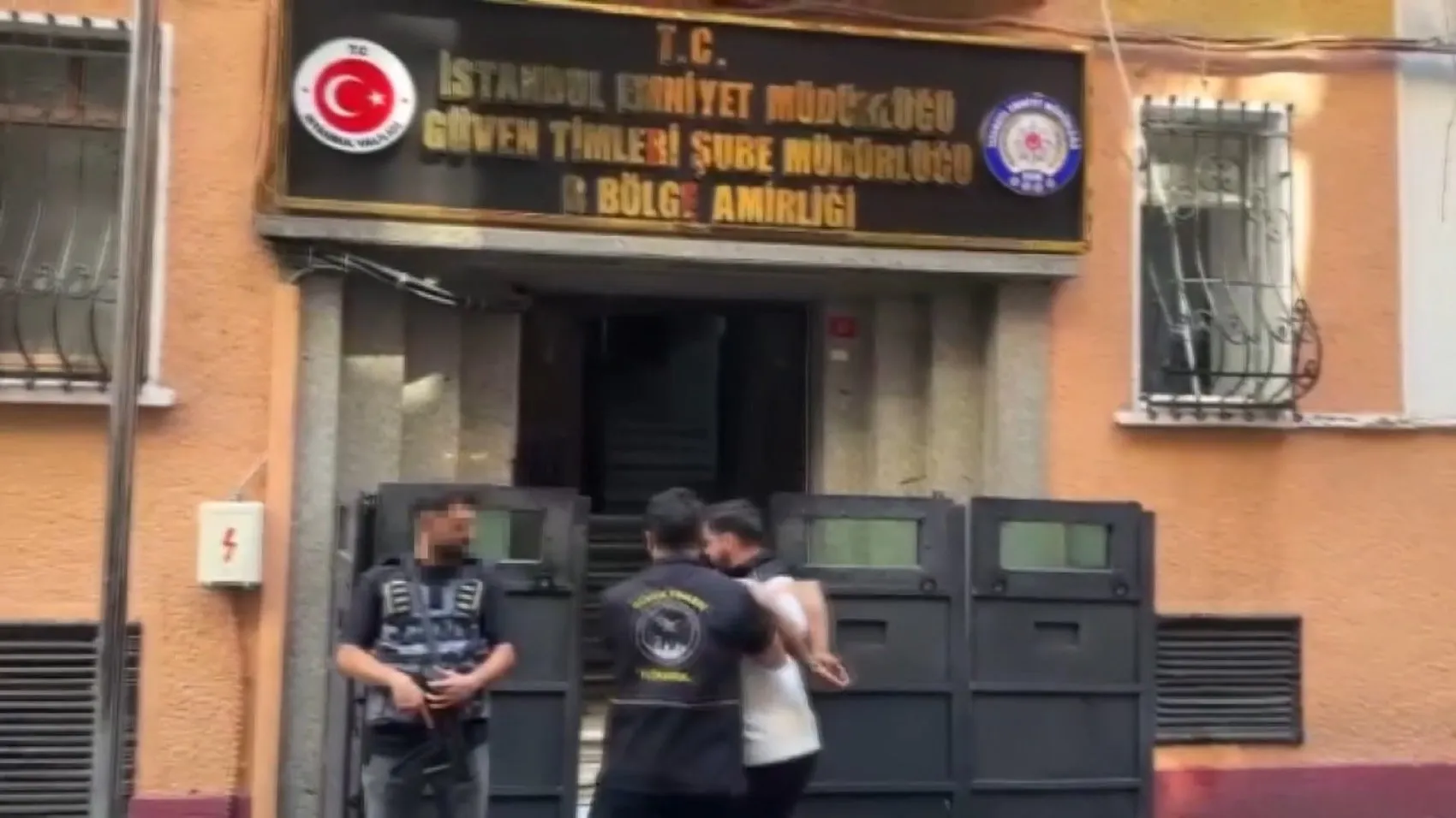 Beyoğlu’nda antika bisiklet hırsızına kamera yakalattı