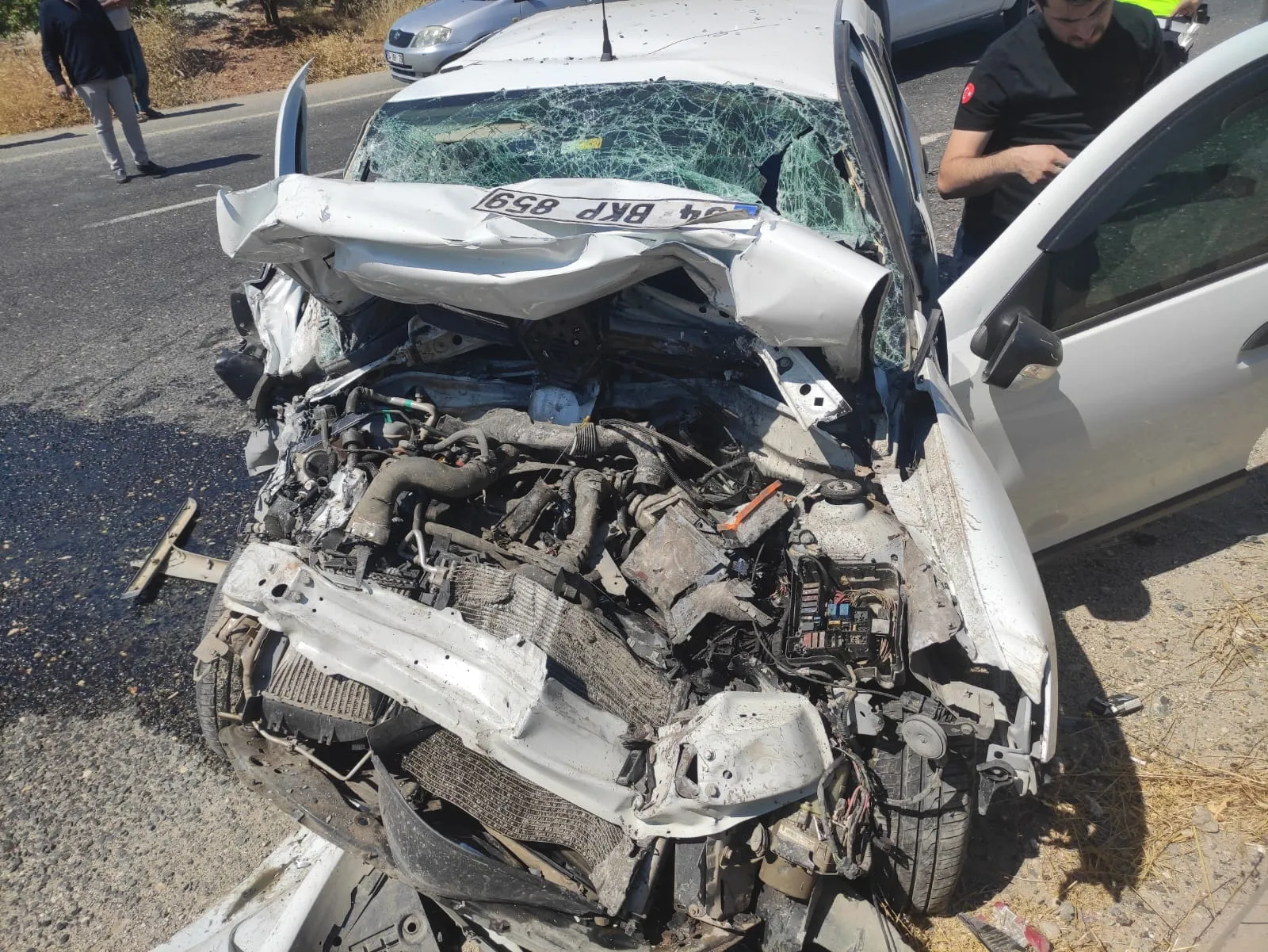 Şanlıurfa yolunda dikkatsizlik 12 kişiyi hastanelik etti