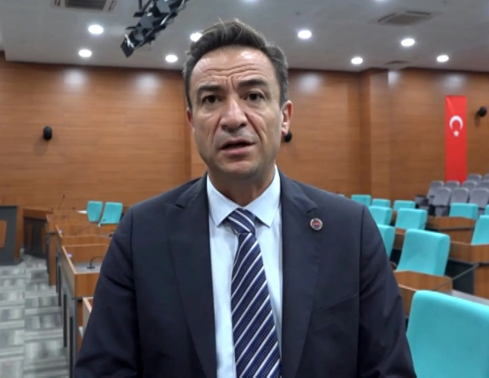 Burdur’da dört belediye başkanı partisinden ayrıldı