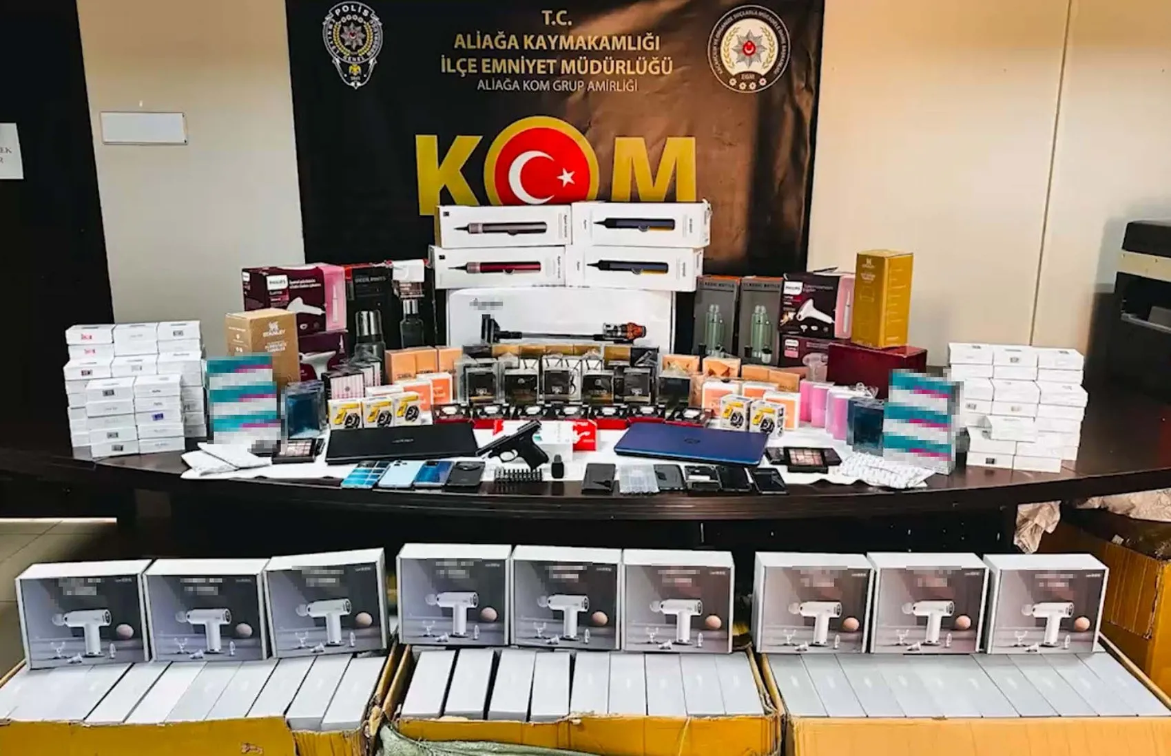 İzmir merkezli kaçakçılık ağını polis çökertti