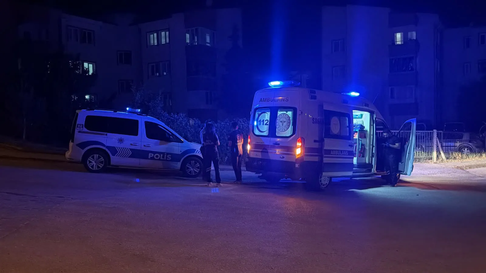 Eskişehir’de sahte plakalı araçla kaçan şüpheliler bekçiyi yaraladı