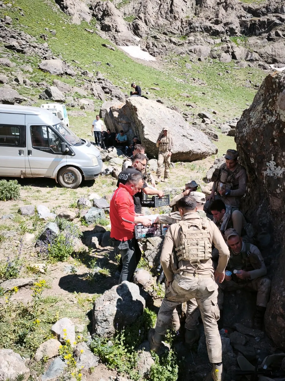 Cilo Dağına tırmanan emekli astsubay için zamana karşı yarış başladı