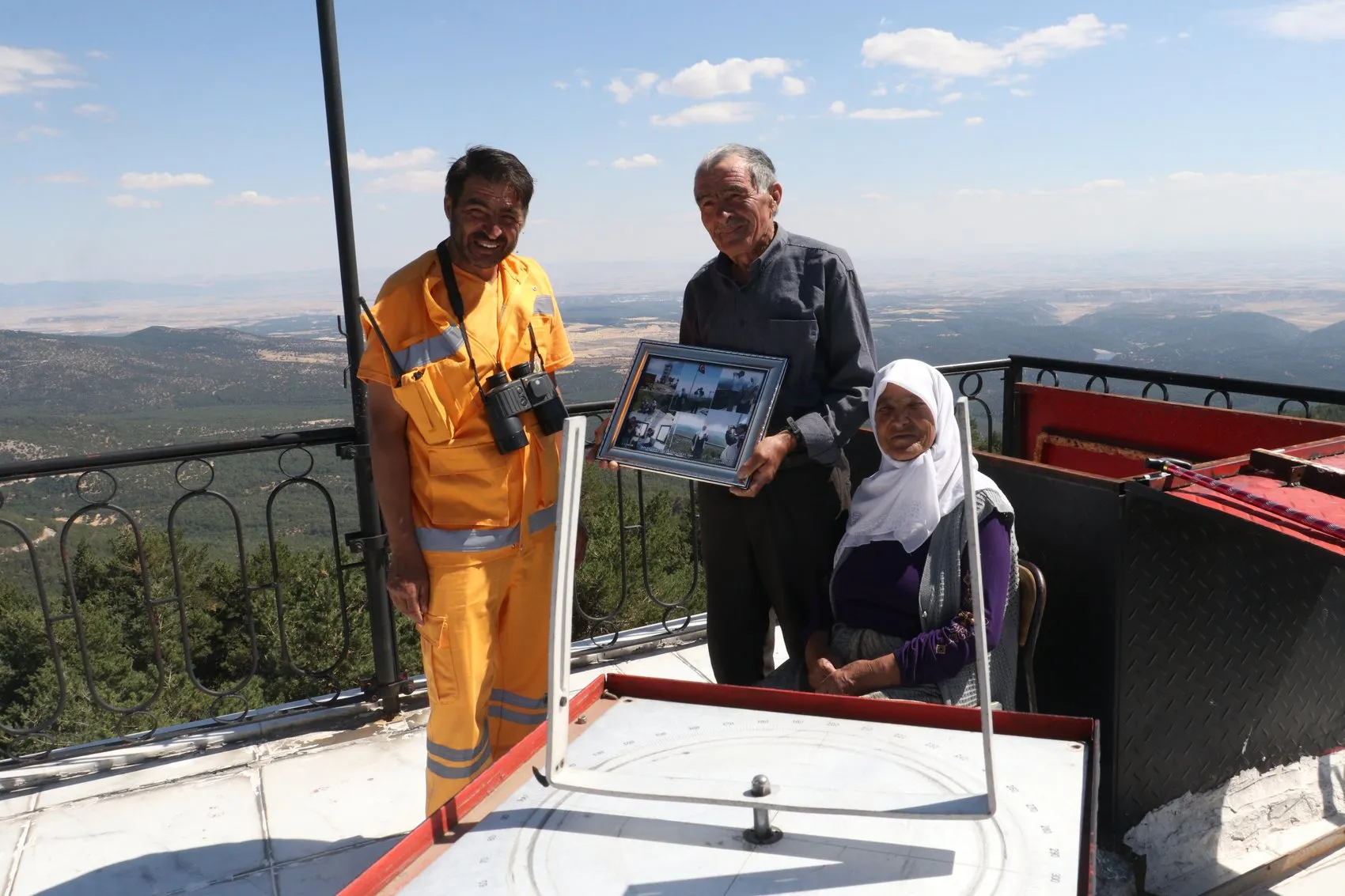 Çocukluğu kulede geçti şimdi ormanları o bekliyor