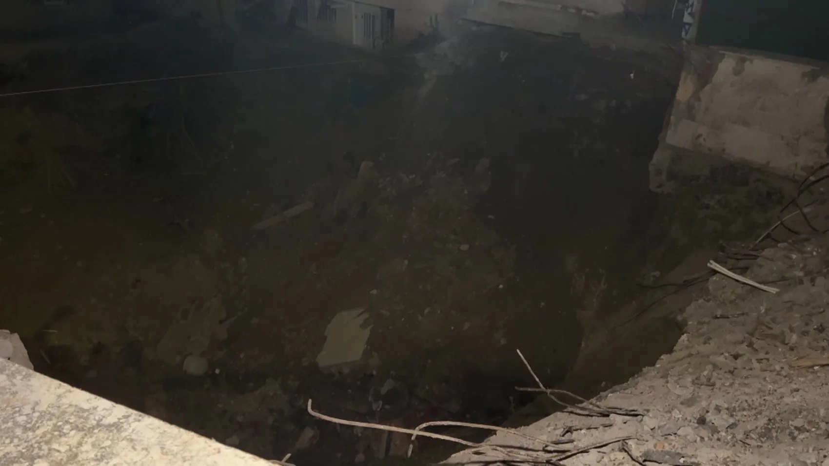 Bahçelievler'de inşaat paniği Apartman tahliye edildi