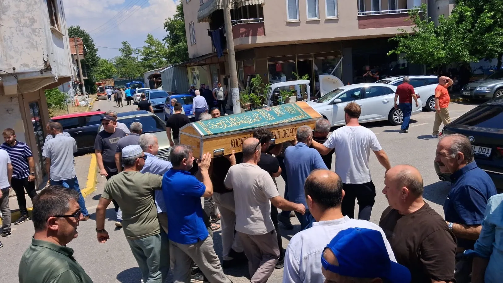 Gölcük’te dehşet anları Yeğen dayısını pala ile öldürdü