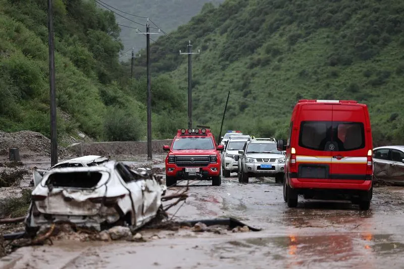 Çin'de sel felaketi 10 can aldı
