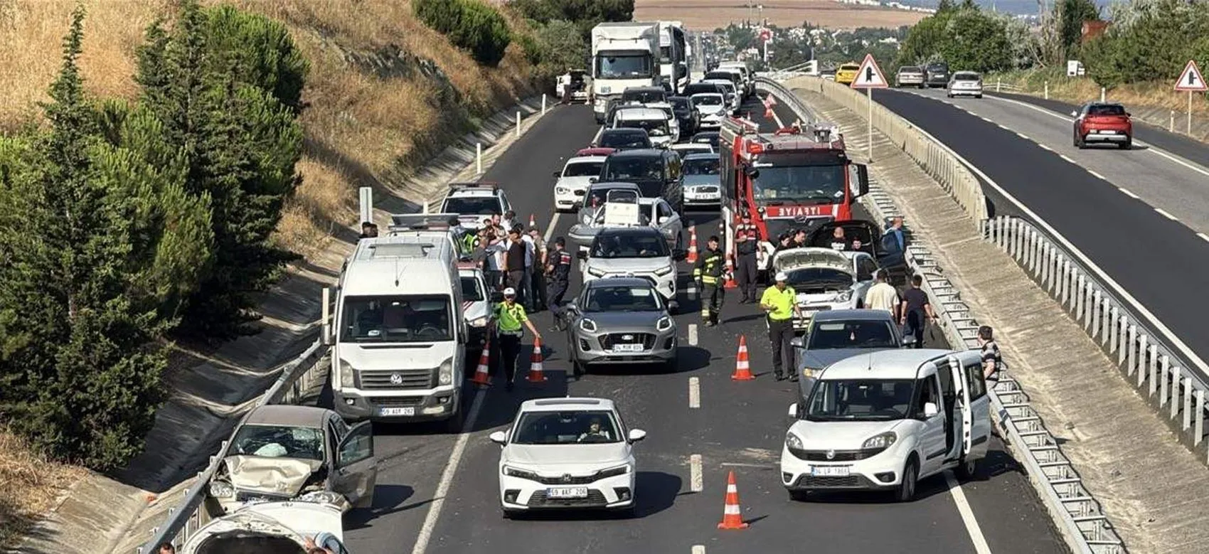 Tekirdağ yolunda yedi araç birbirine girdi