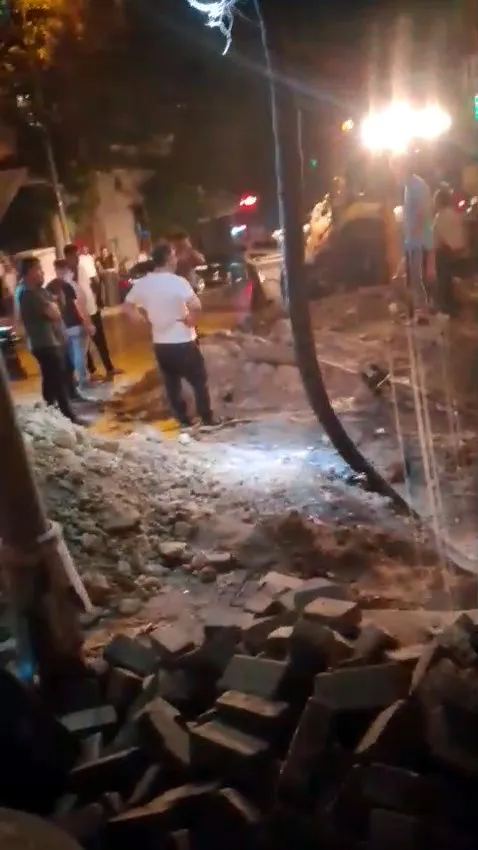 Avcılar'da kazı çalışması kontrolden çıktı dört mahalle susuz kaldı