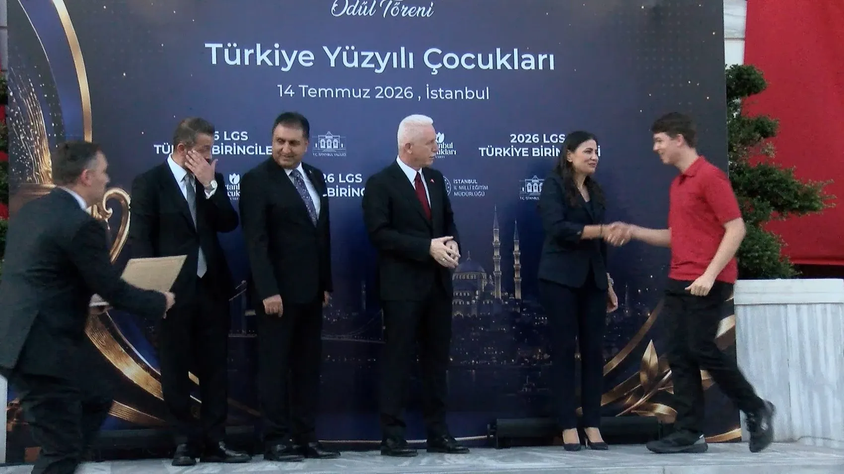 LGS birincilerine İstanbul’dan tam destek