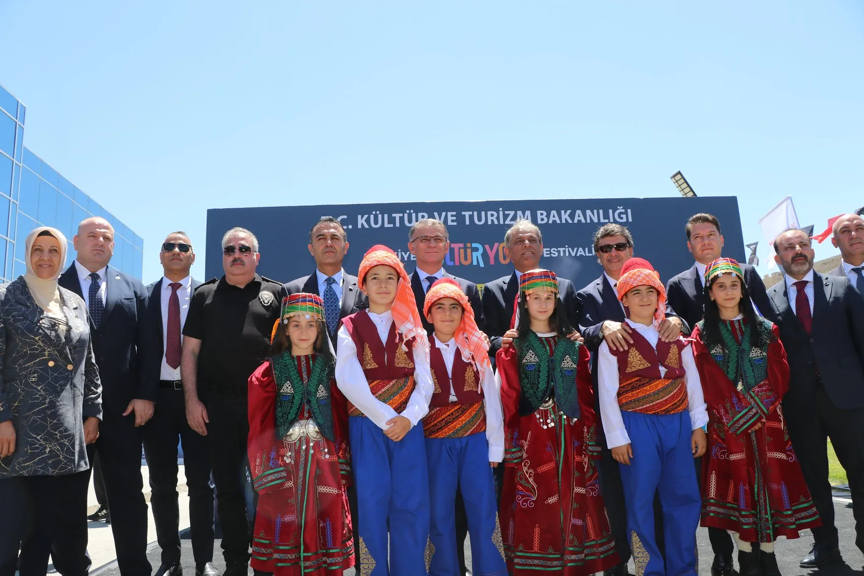 Van’da Dokuz Günlük Kültür ve Sanat Şöleni Başladı